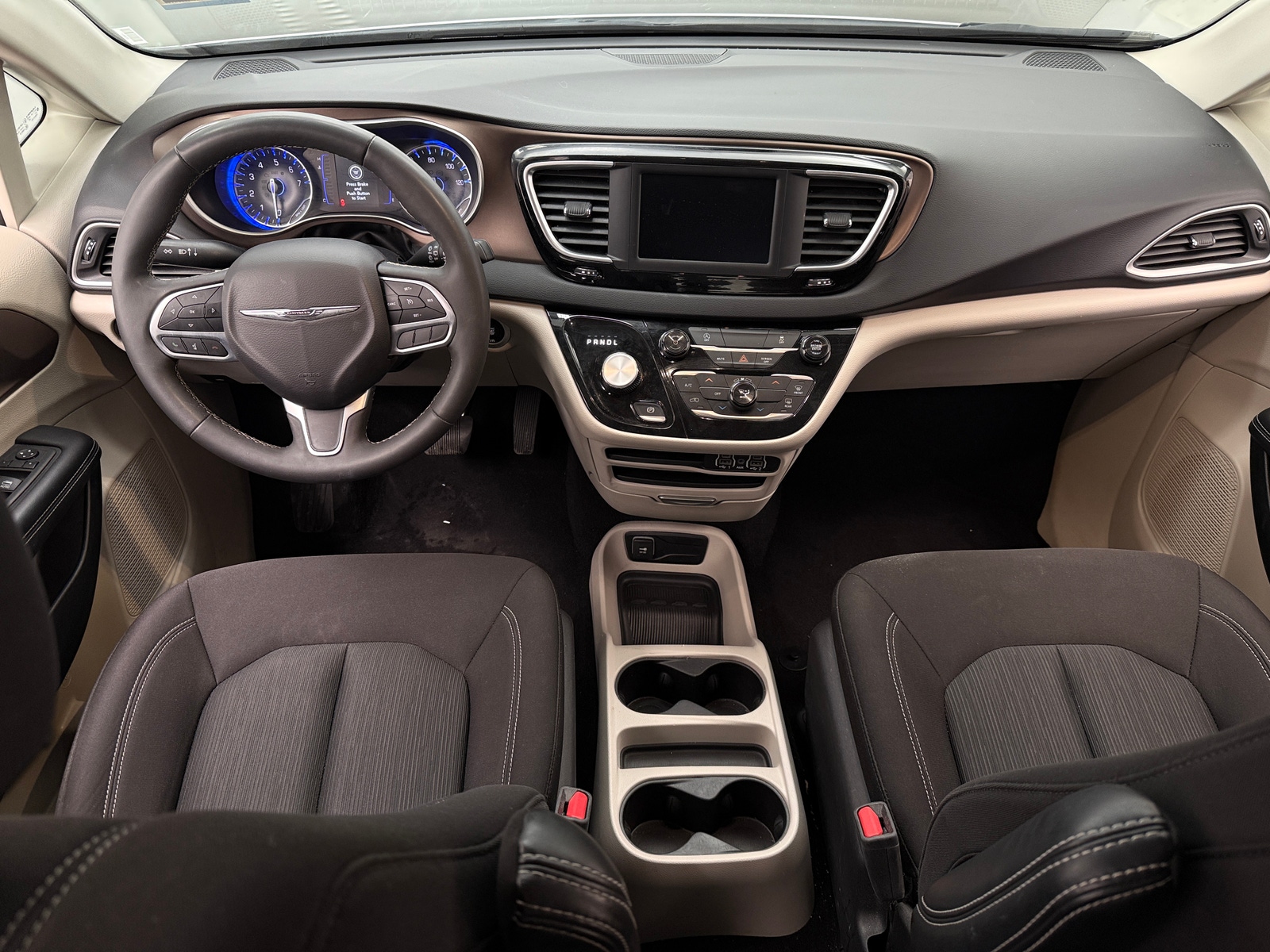 Thumbnail: 2023 Chrysler Voyager - 3