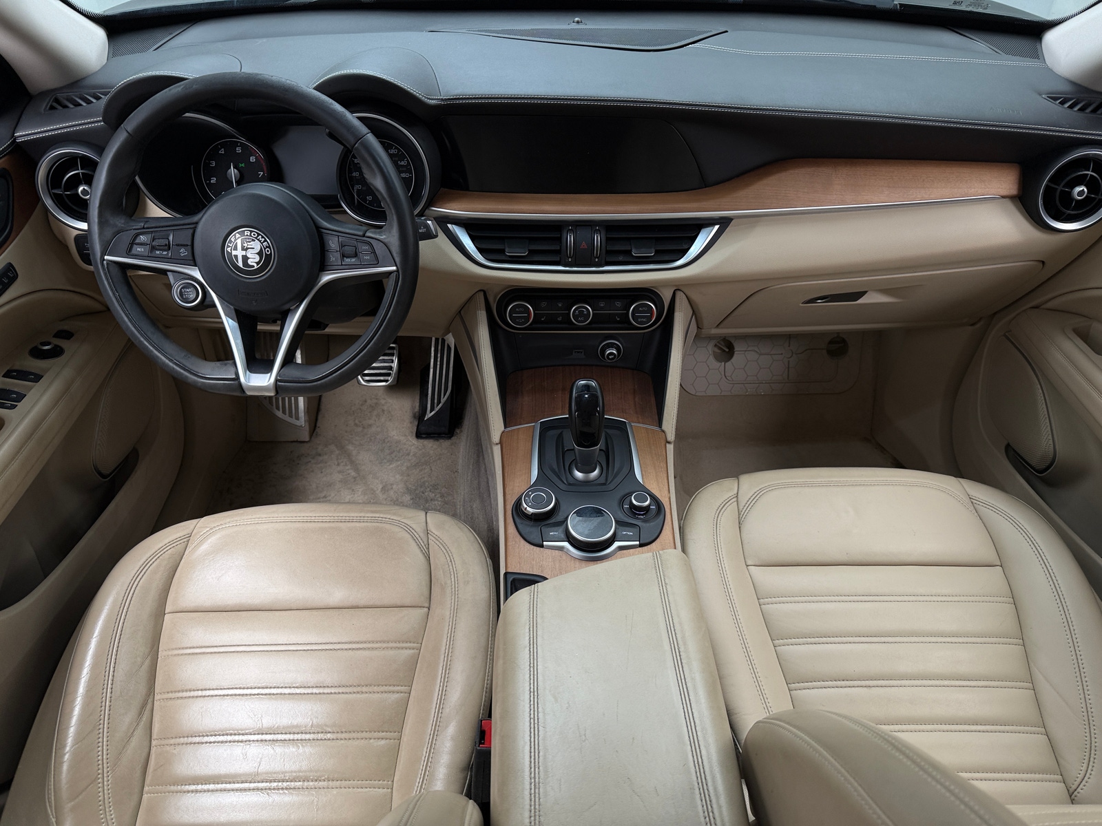 Thumbnail: 2019 Alfa Romeo Stelvio - 2