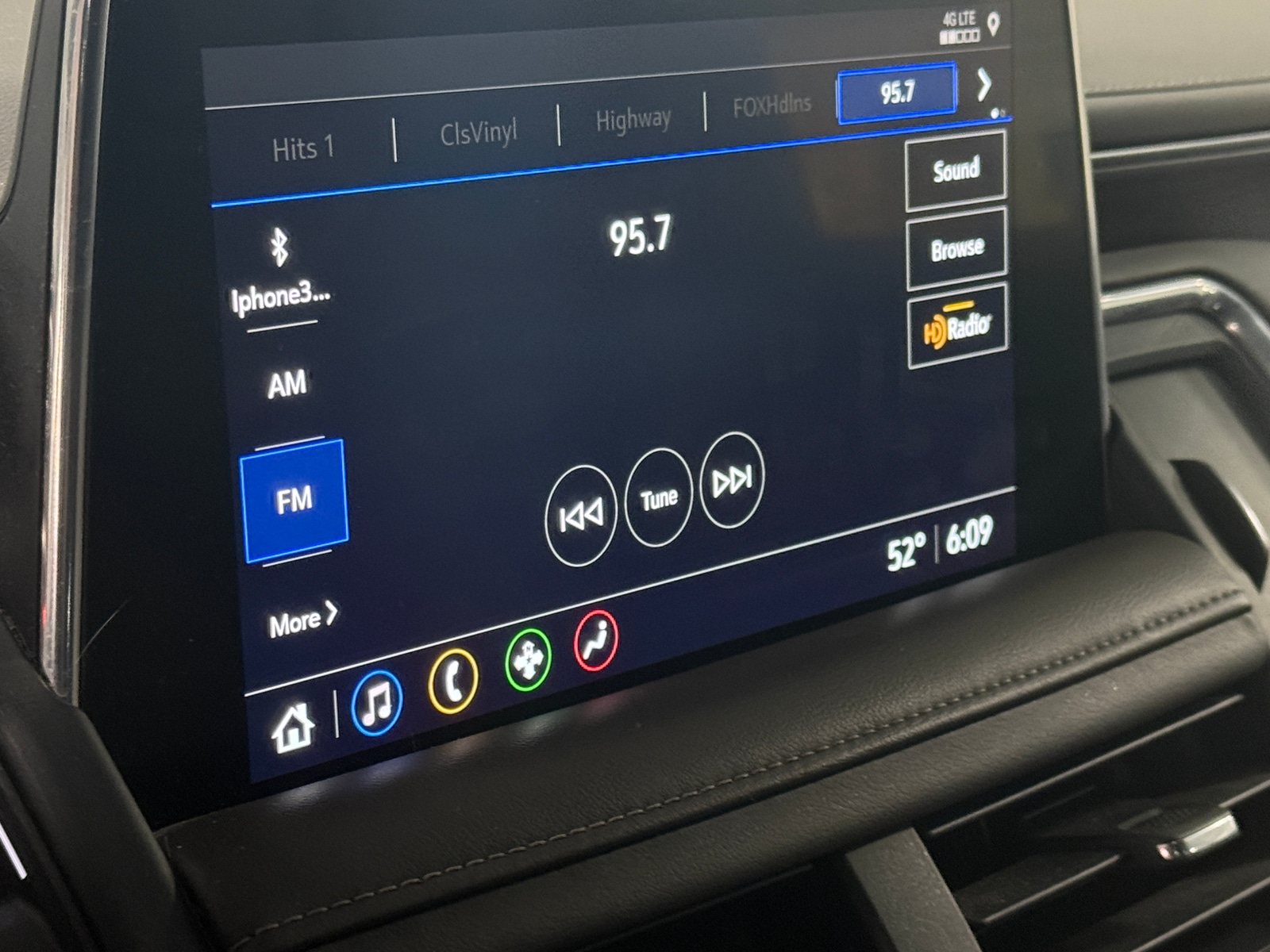 Thumbnail: 2021 Chevrolet Suburban - 3