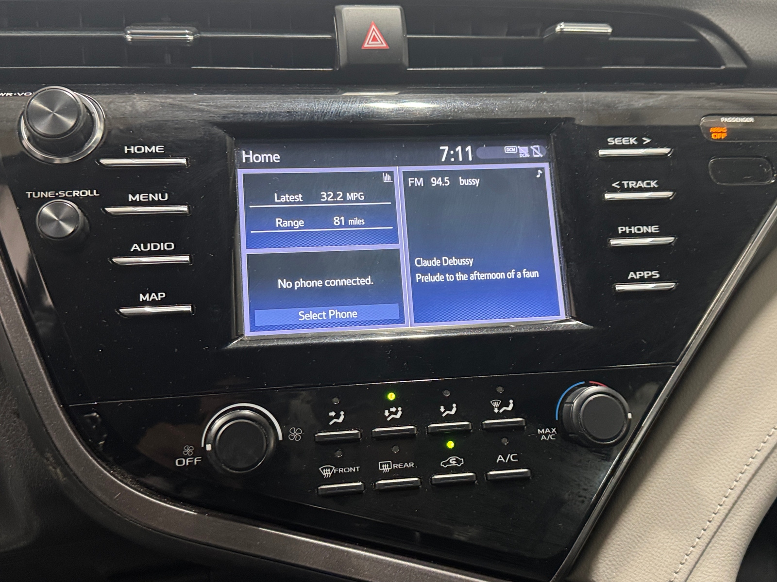 Thumbnail: 2019 Toyota Camry - 4