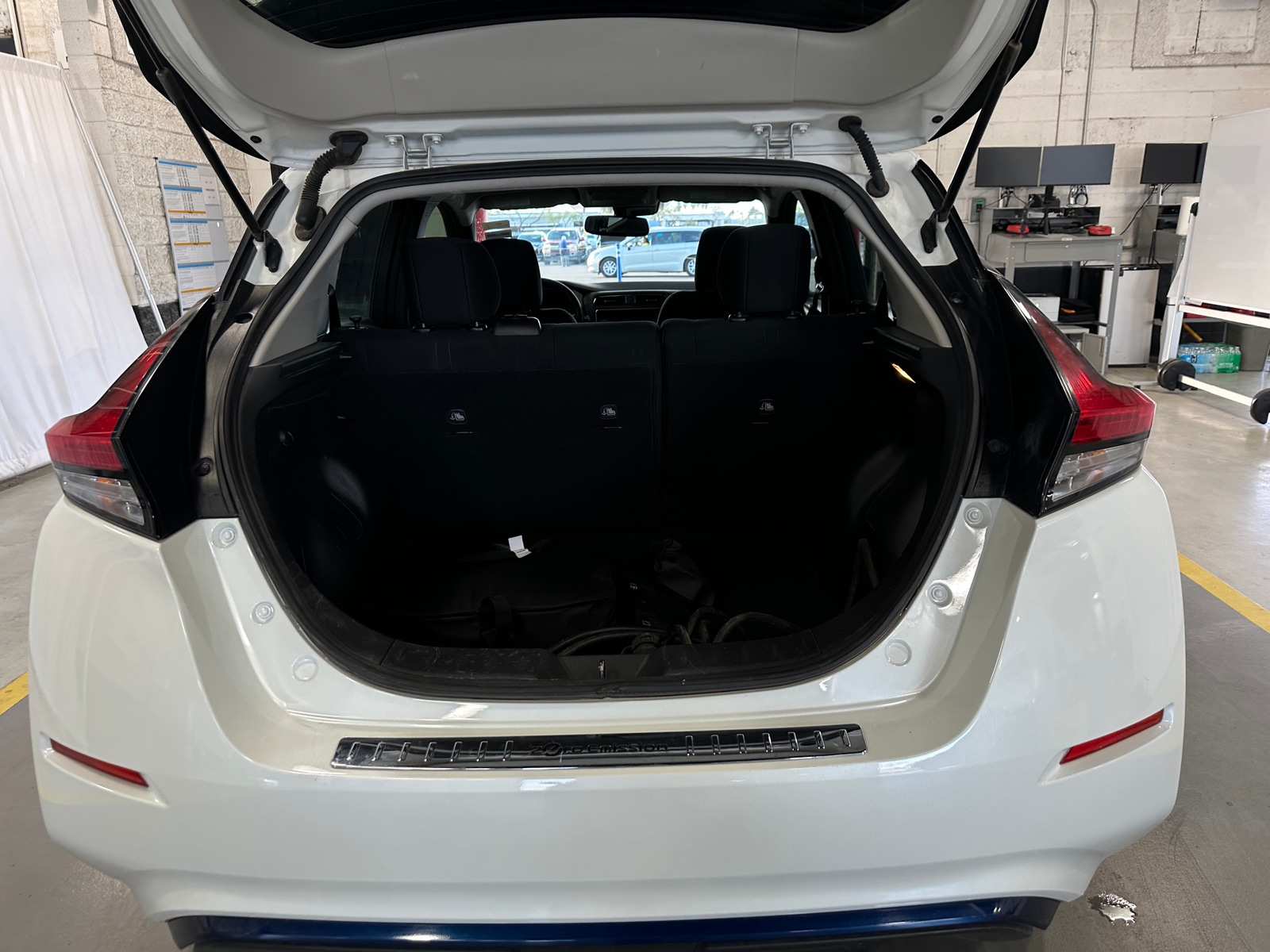 Thumbnail: 2018 Nissan Leaf - 7