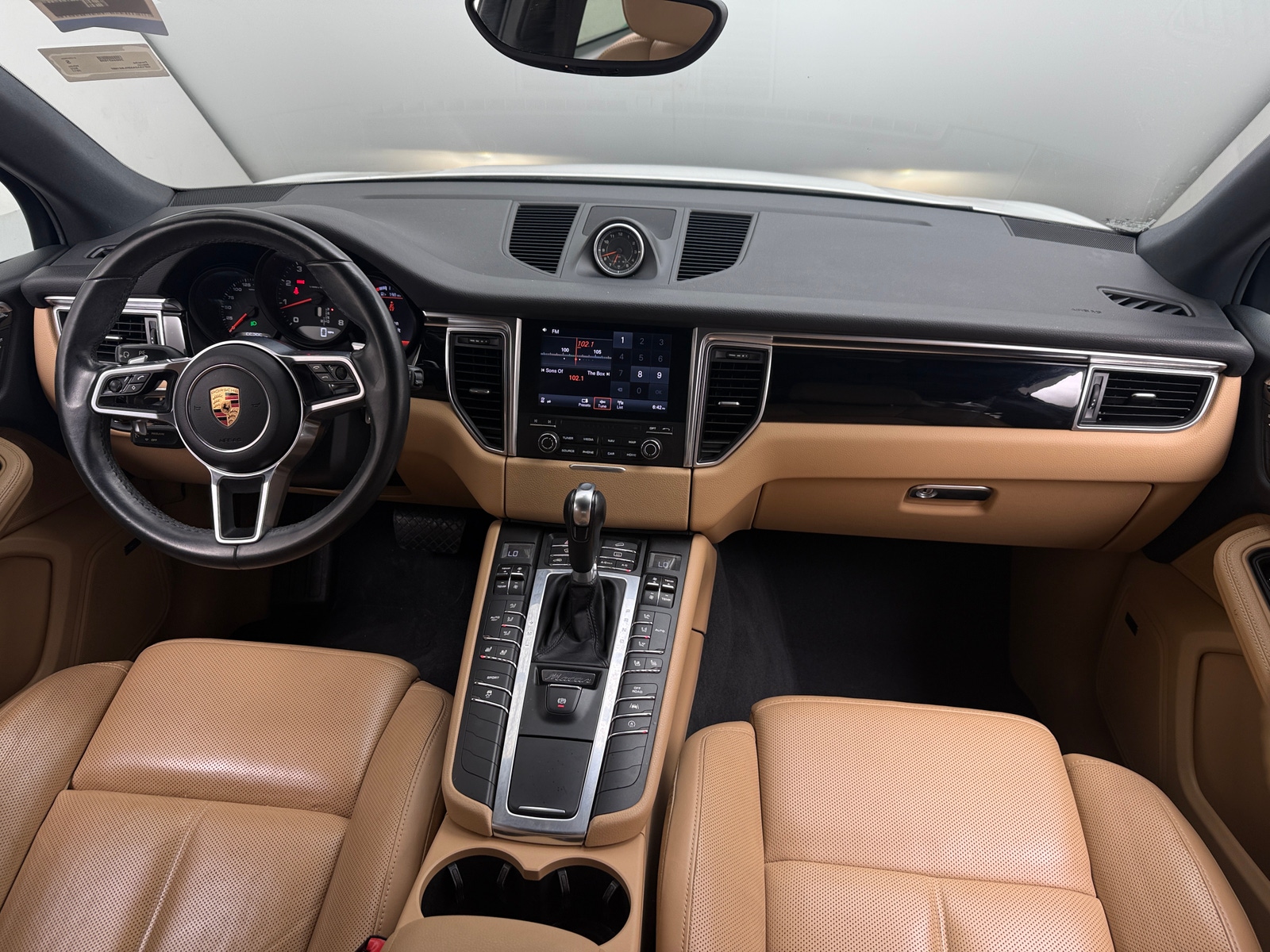 Thumbnail: 2017 Porsche Macan - 2