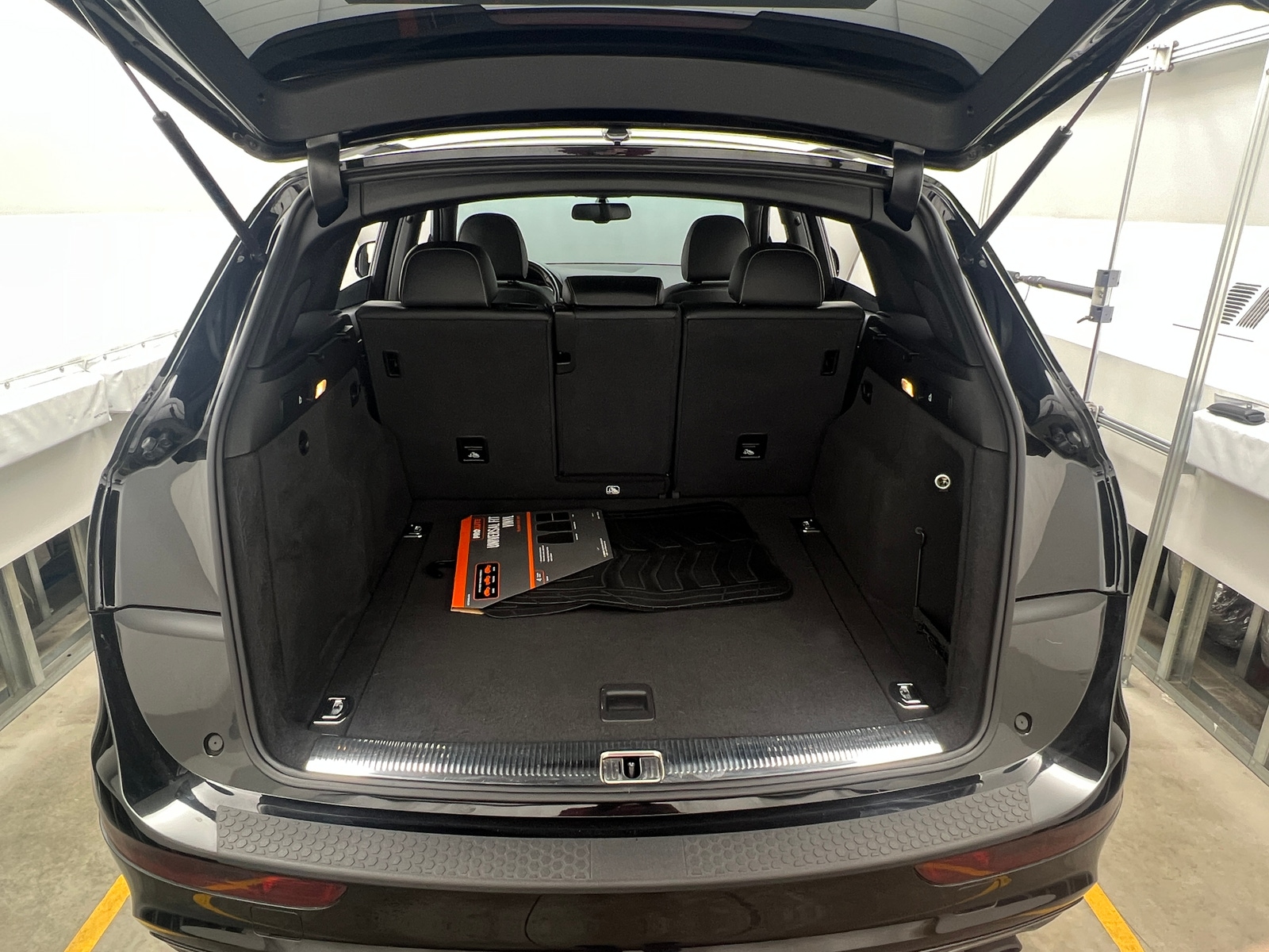 Thumbnail: 2016 Audi SQ5 - 6