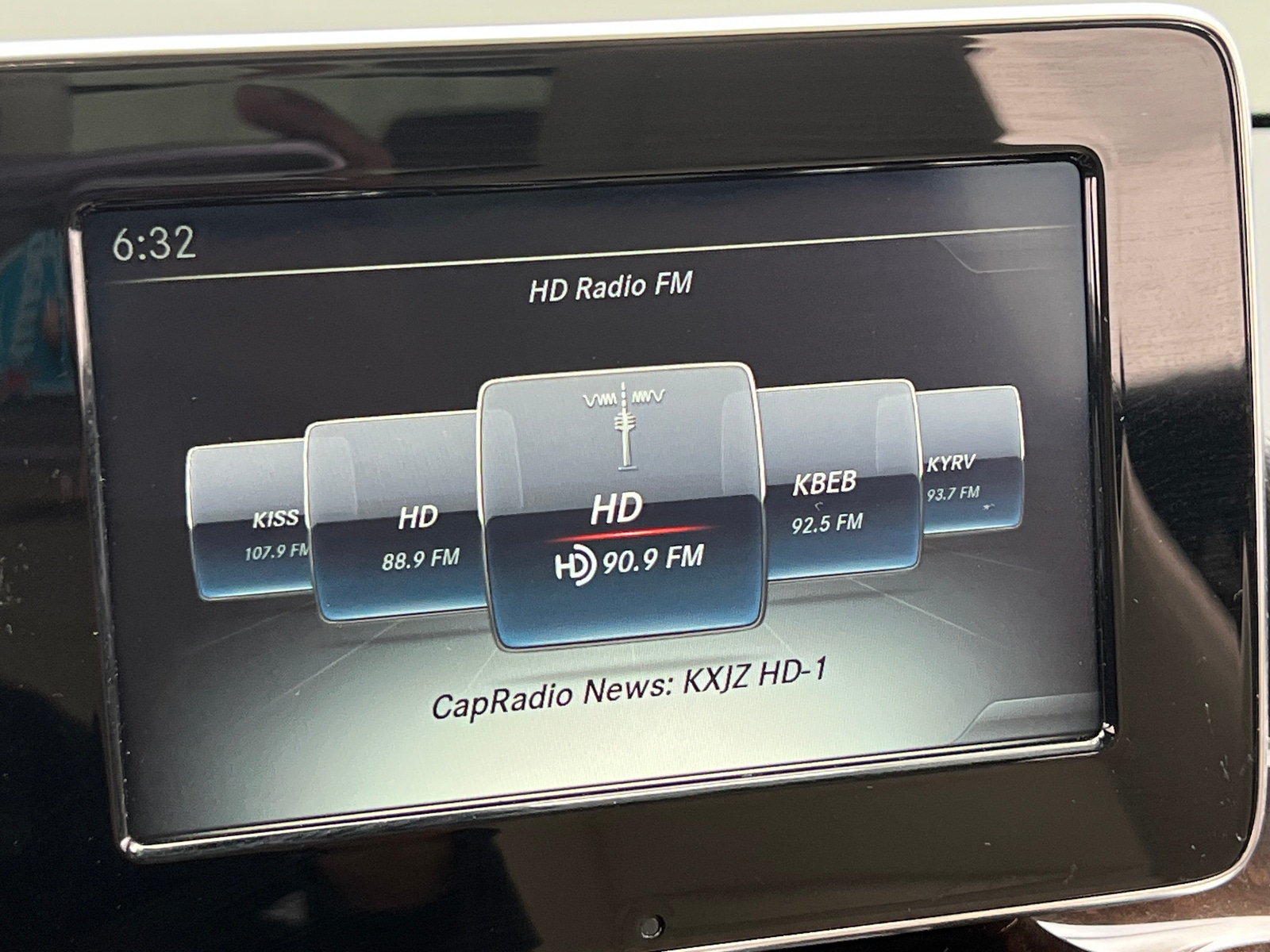 Thumbnail: 2015 Mercedes-Benz CLA - 2