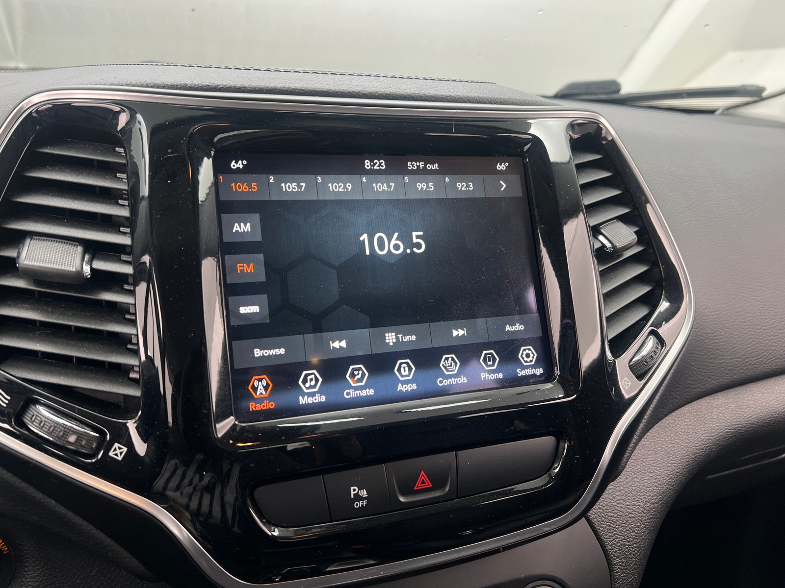 Thumbnail: 2020 Jeep Cherokee - 3