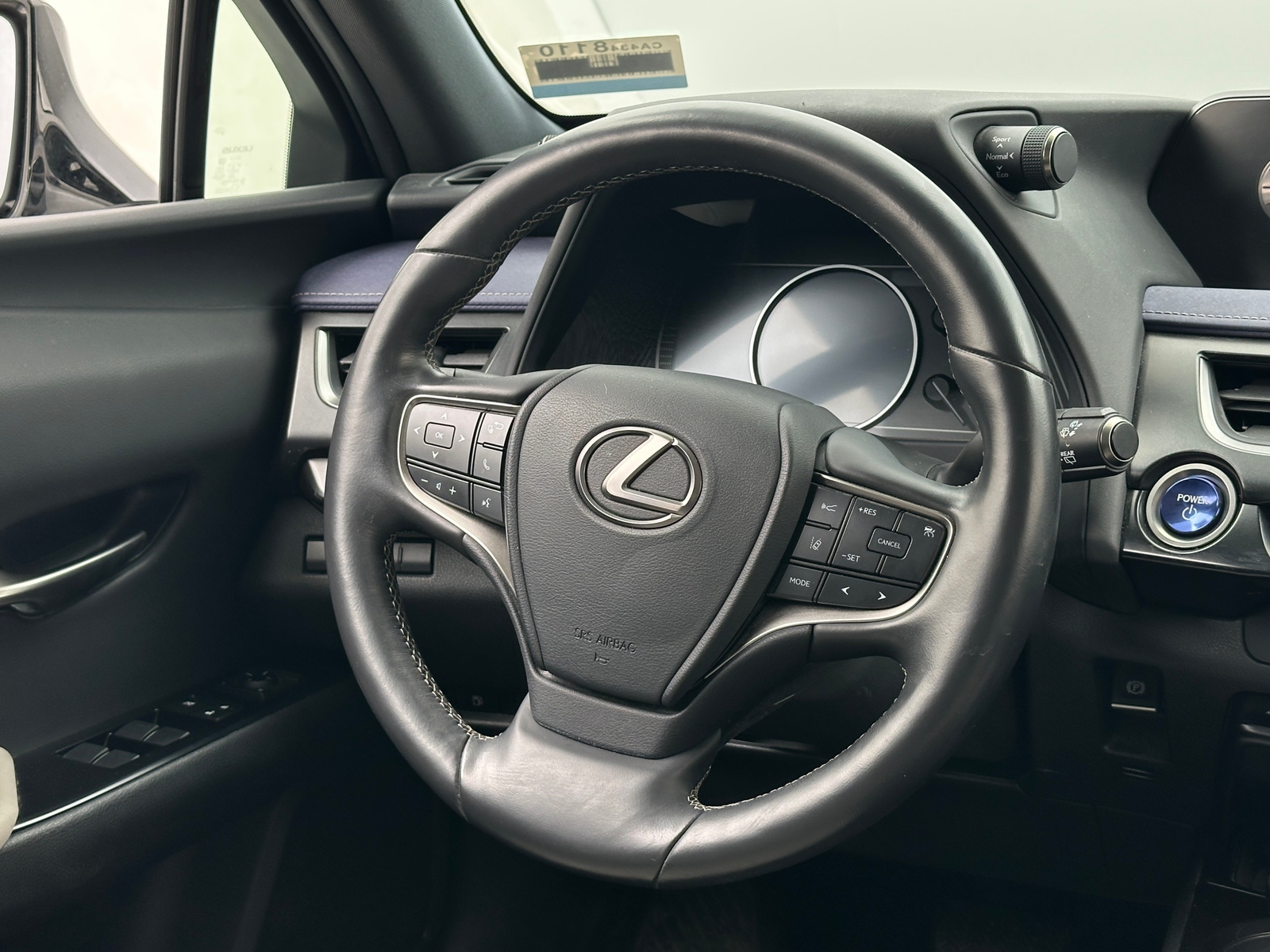 Thumbnail: 2020 Lexus UX - 4