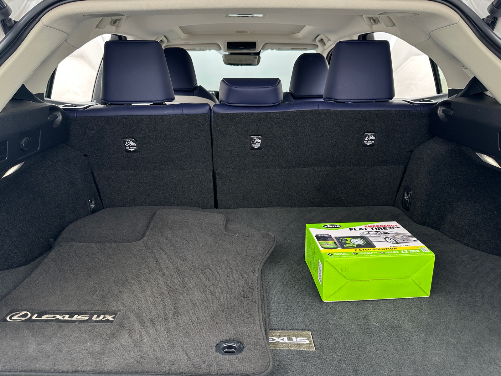 Thumbnail: 2020 Lexus UX - 6