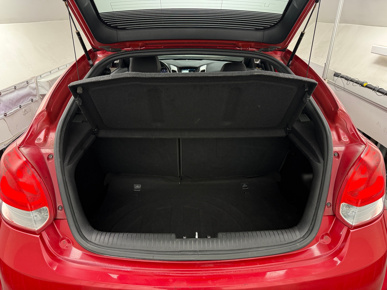 Thumbnail: 2016 Hyundai Veloster - 5