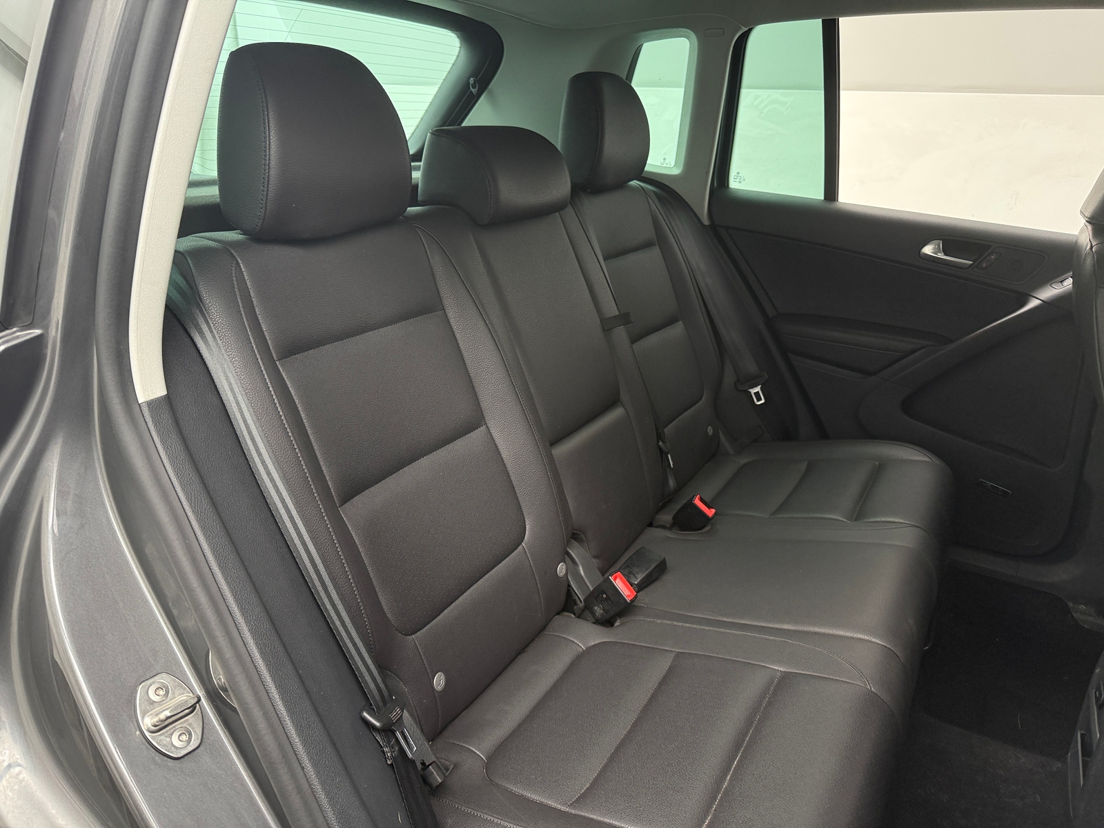 Thumbnail: 2015 Volkswagen Tiguan - 6