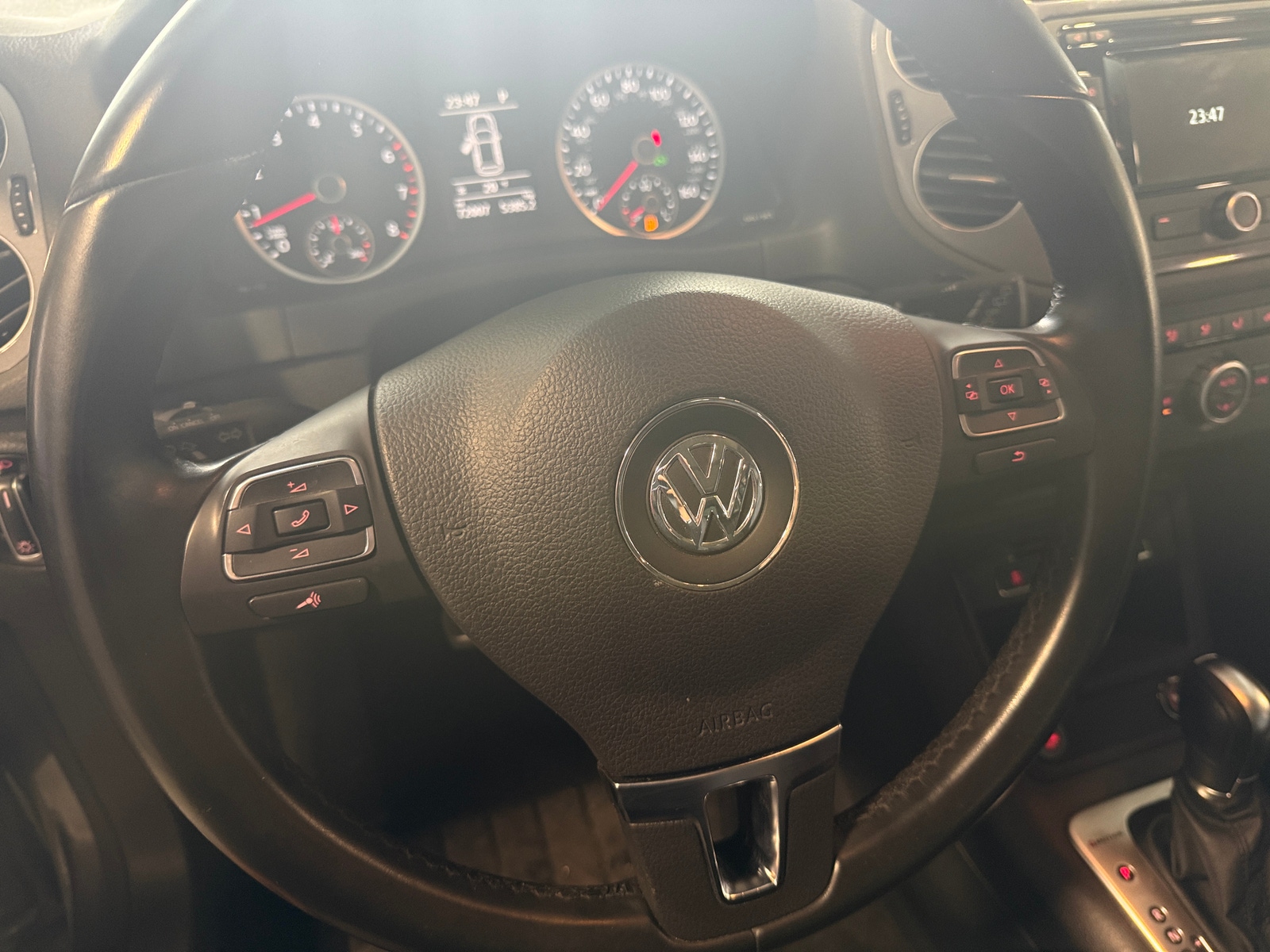 Thumbnail: 2015 Volkswagen Tiguan - 5