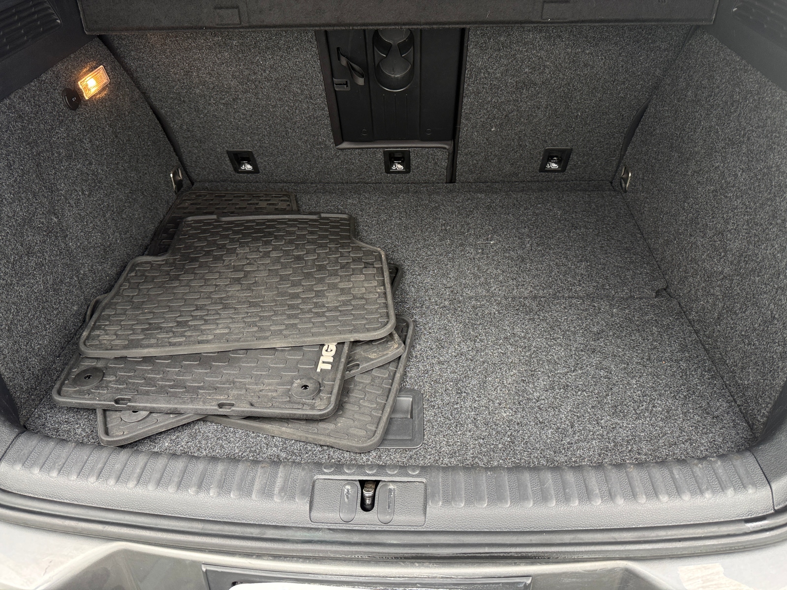 Thumbnail: 2015 Volkswagen Tiguan - 7