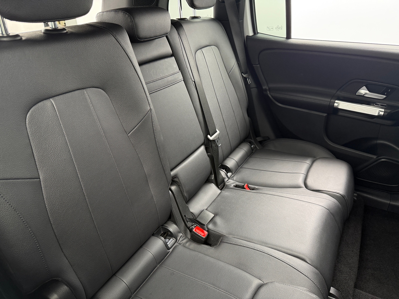 Thumbnail: 2020 Mercedes-Benz GLB - 5