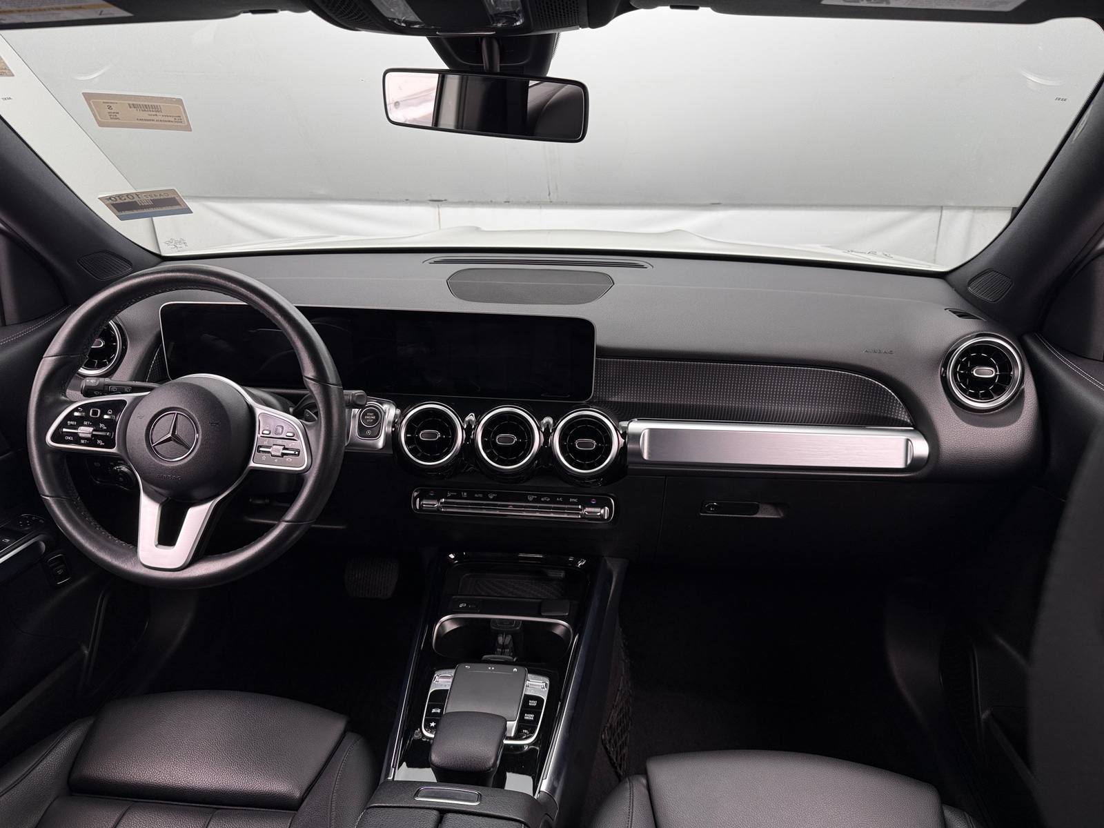 Thumbnail: 2020 Mercedes-Benz GLB - 2