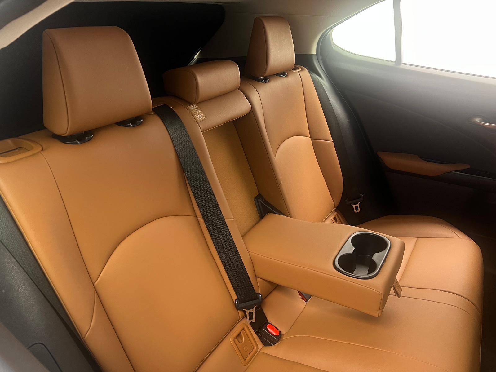 Thumbnail: 2021 Lexus UX - 6