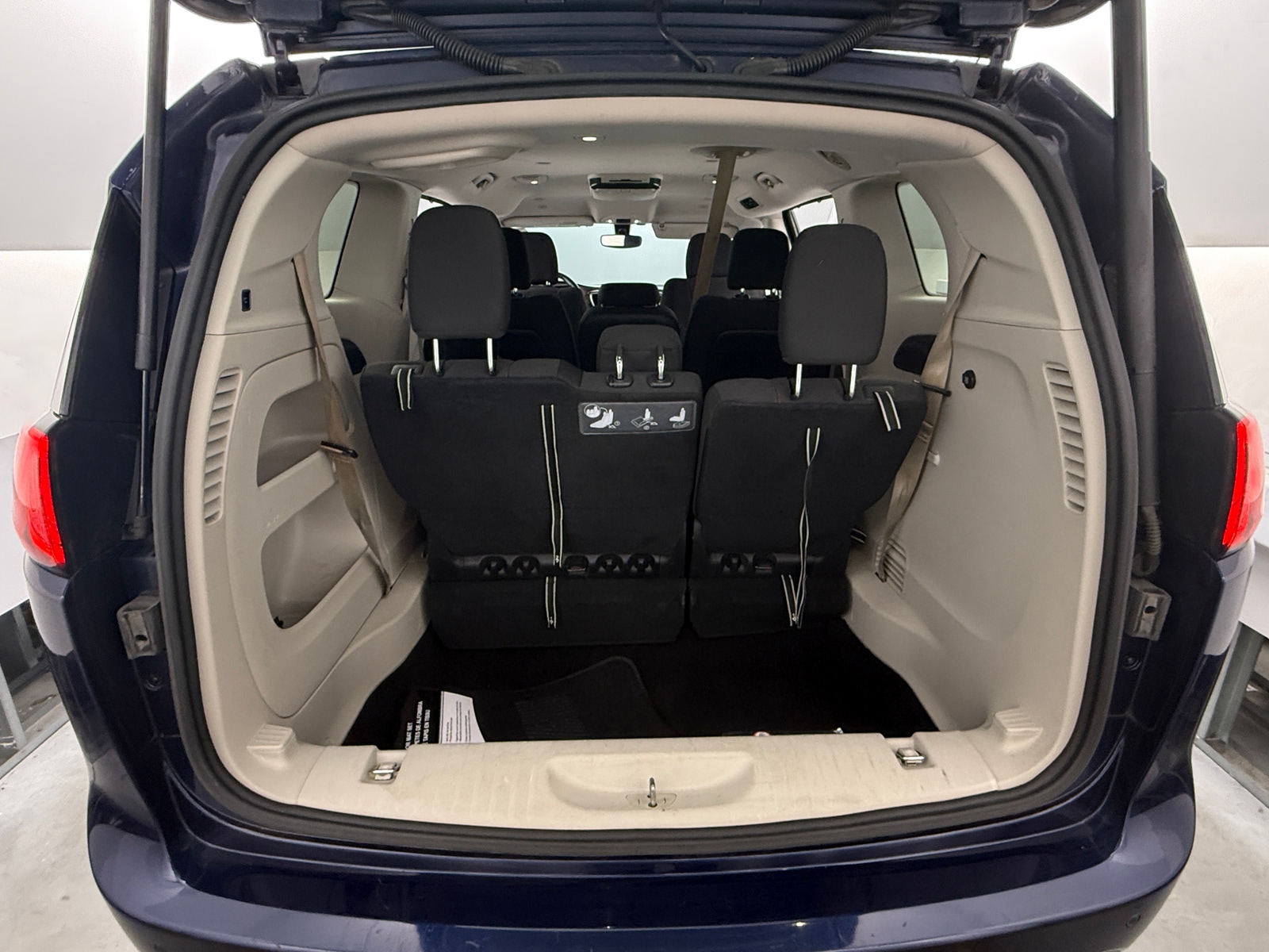 Thumbnail: 2019 Chrysler Pacifica - 7