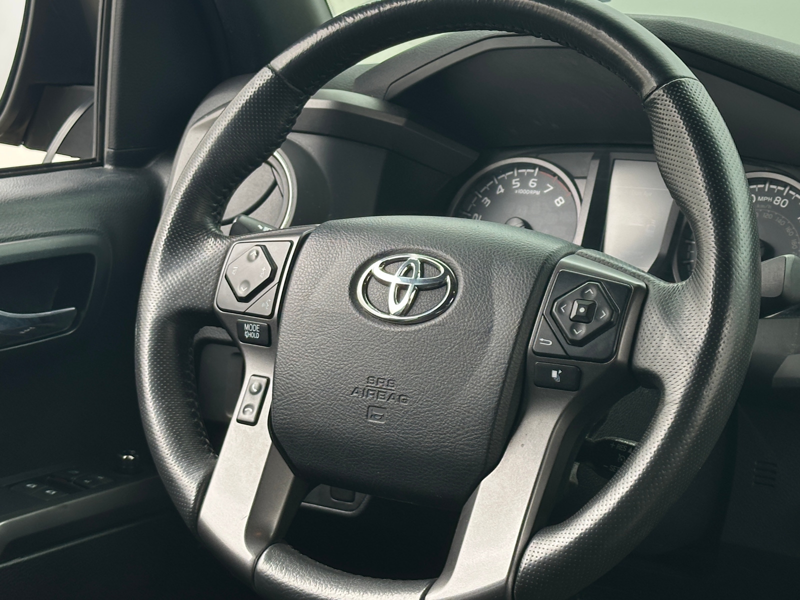 Thumbnail: 2017 Toyota Tacoma - 5