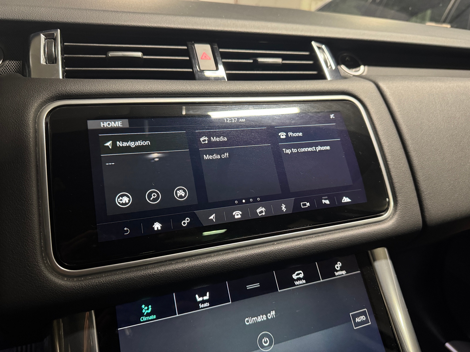 Thumbnail: 2020 Land Rover Range Rover Sport - 3