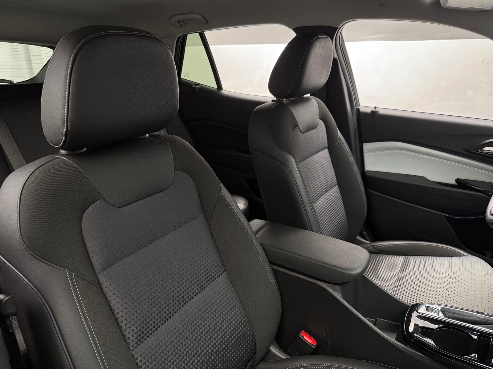 Thumbnail: 2025 Chevrolet Trax - 2