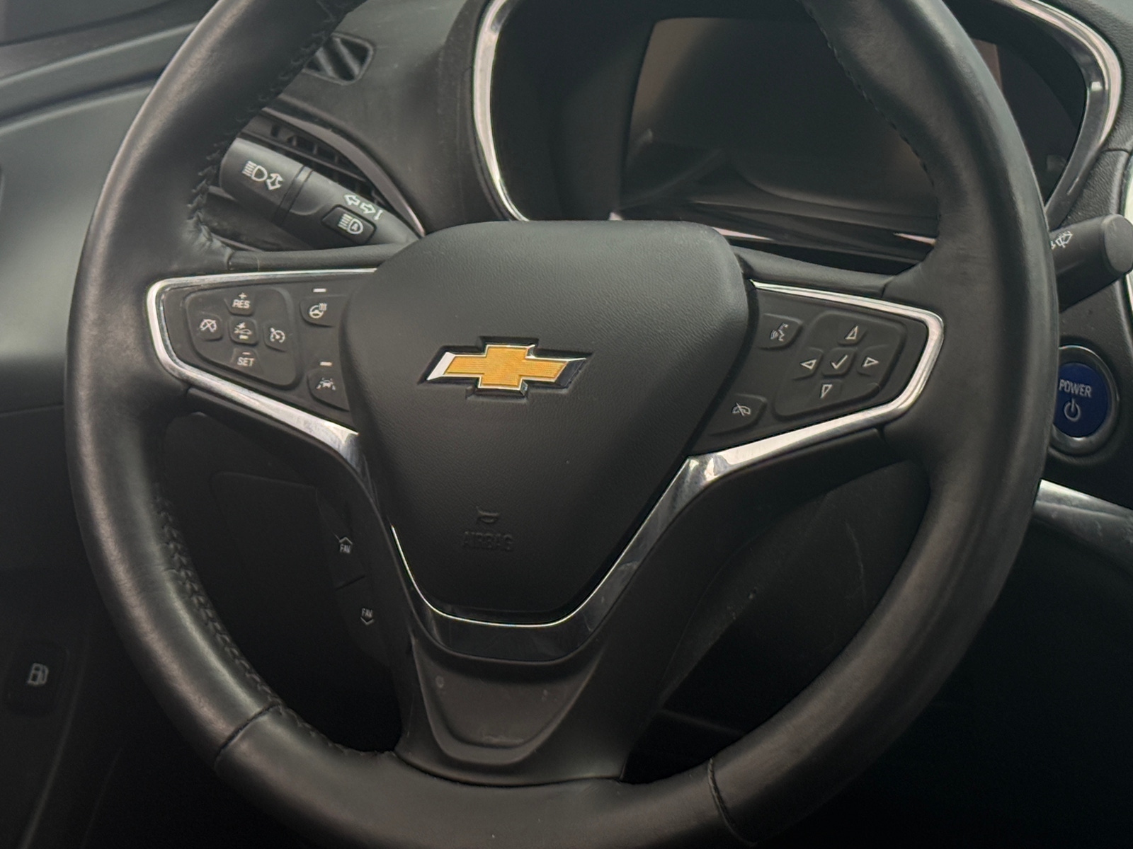 Thumbnail: 2017 Chevrolet Volt - 4
