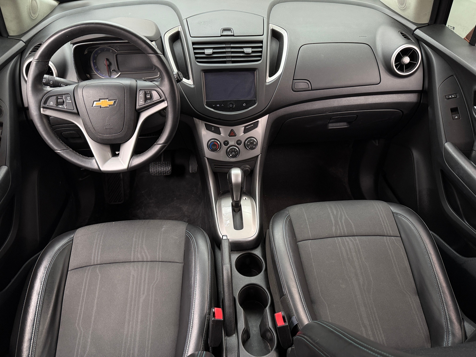 Thumbnail: 2016 Chevrolet Trax - 3