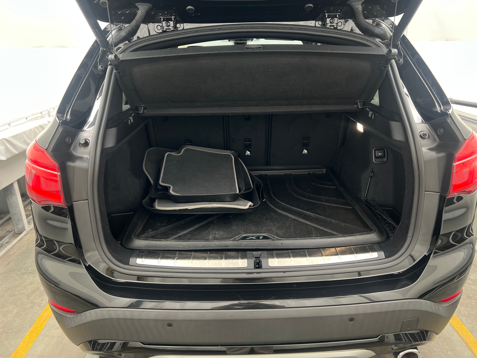 Thumbnail: 2021 BMW X1 - 6