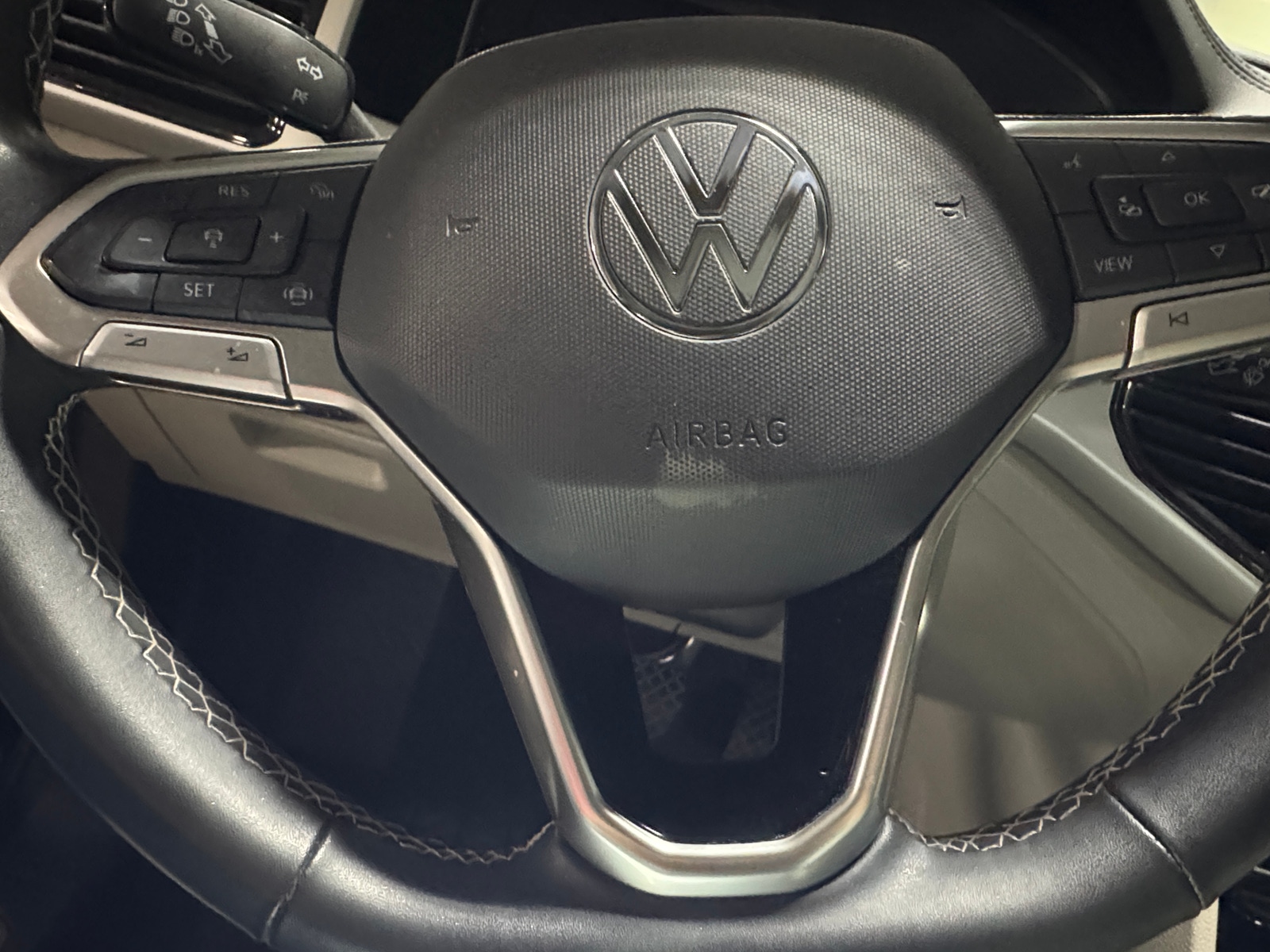 Thumbnail: 2022 Volkswagen Atlas - 4