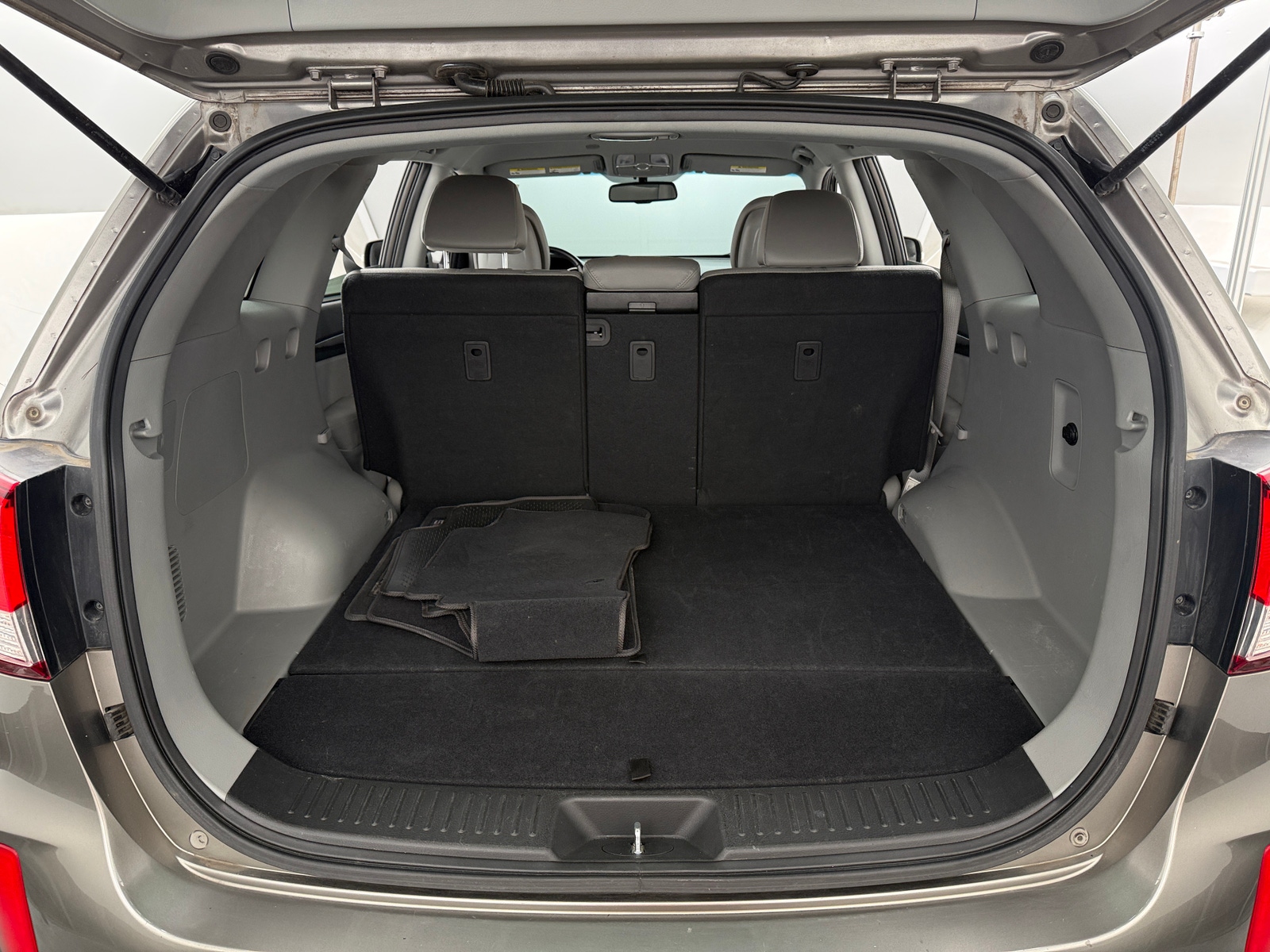 Thumbnail: 2015 Kia Sorento - 6