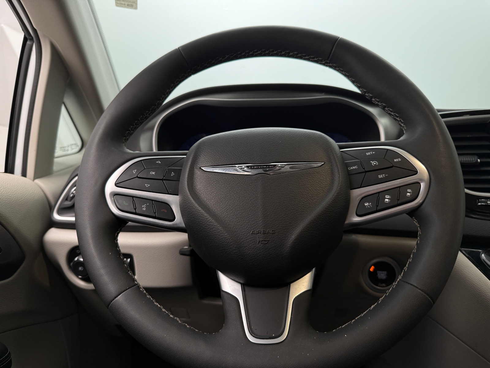 Thumbnail: 2024 Chrysler Pacifica - 4