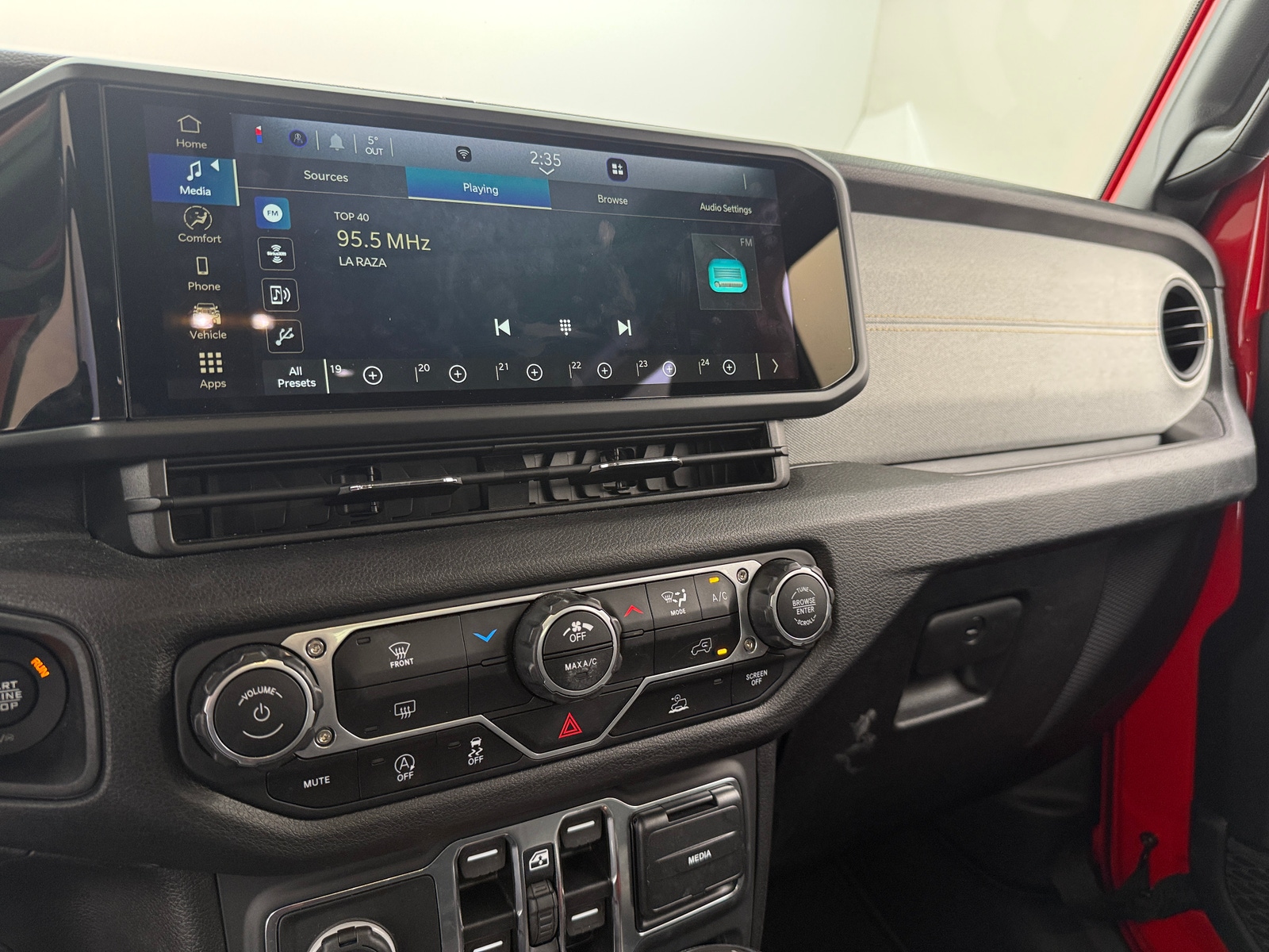 Thumbnail: 2025 Jeep Wrangler - 4