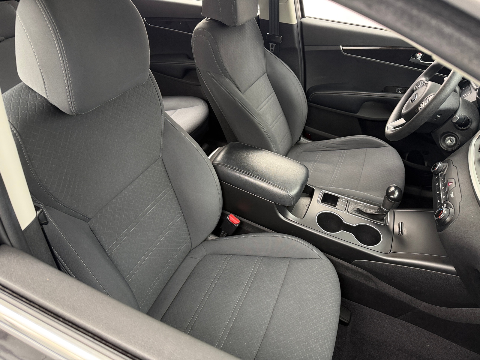 Thumbnail: 2017 Kia Sorento - 2