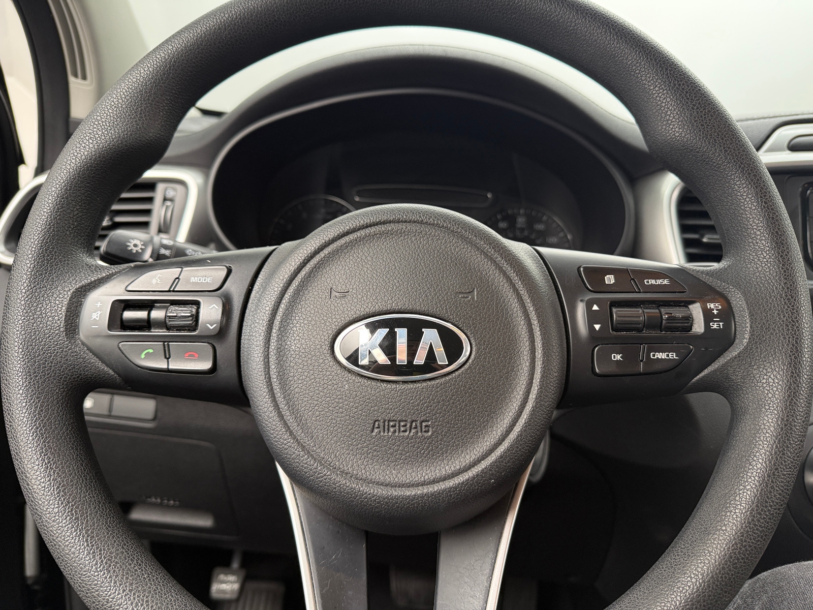 Thumbnail: 2017 Kia Sorento - 5