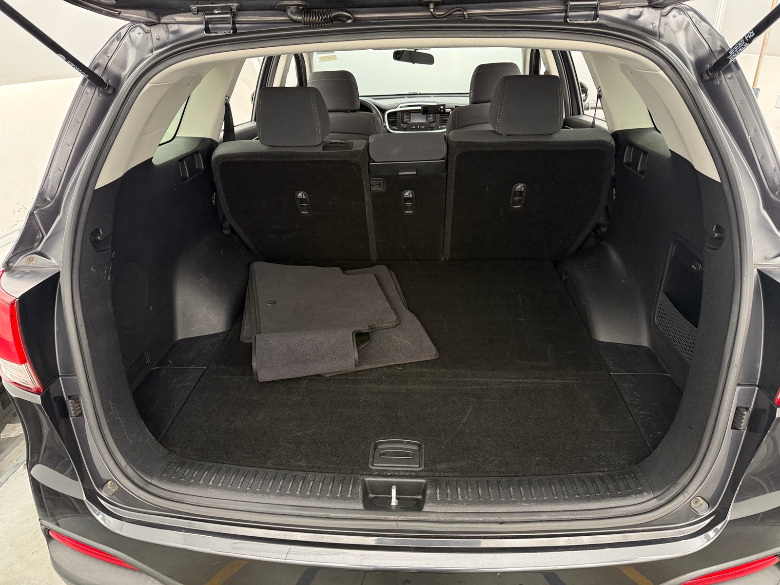 Thumbnail: 2017 Kia Sorento - 7