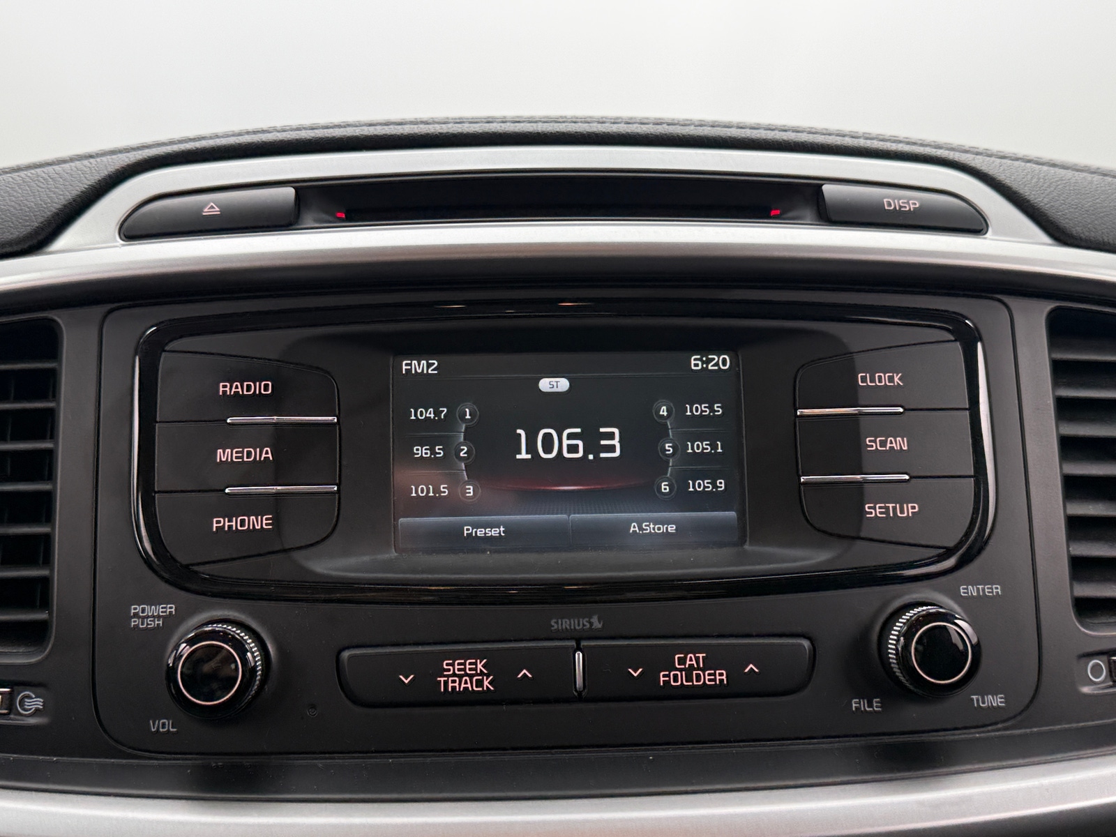 Thumbnail: 2017 Kia Sorento - 4