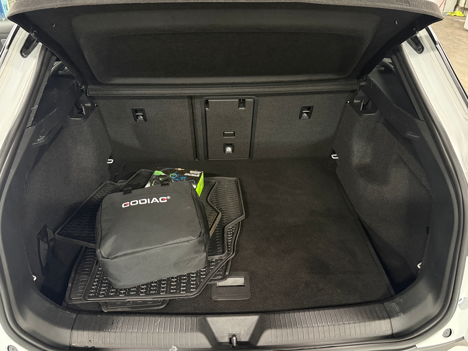 Thumbnail: 2021 Volkswagen ID.4 - 6