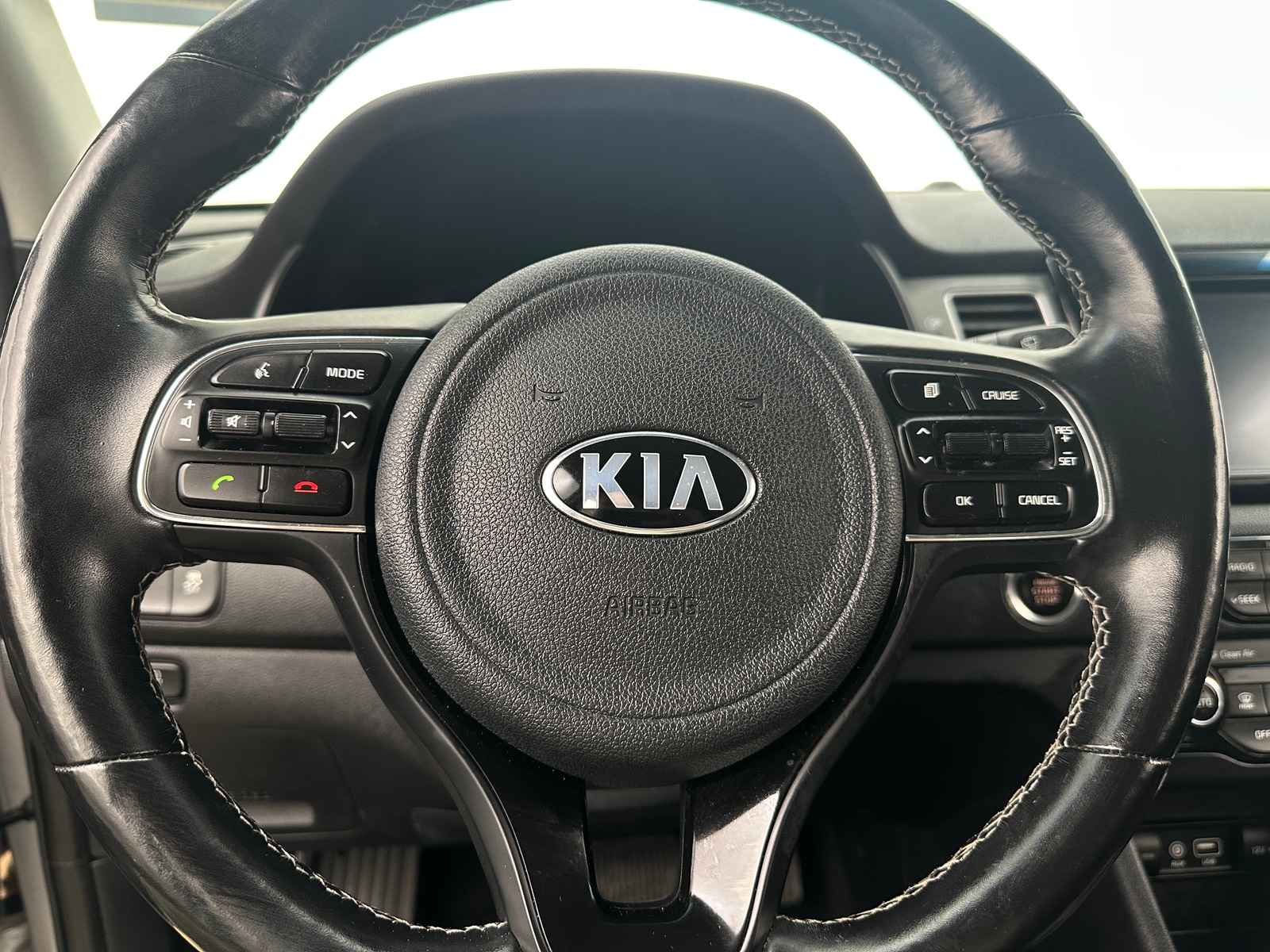 Thumbnail: 2017 Kia Niro - 4