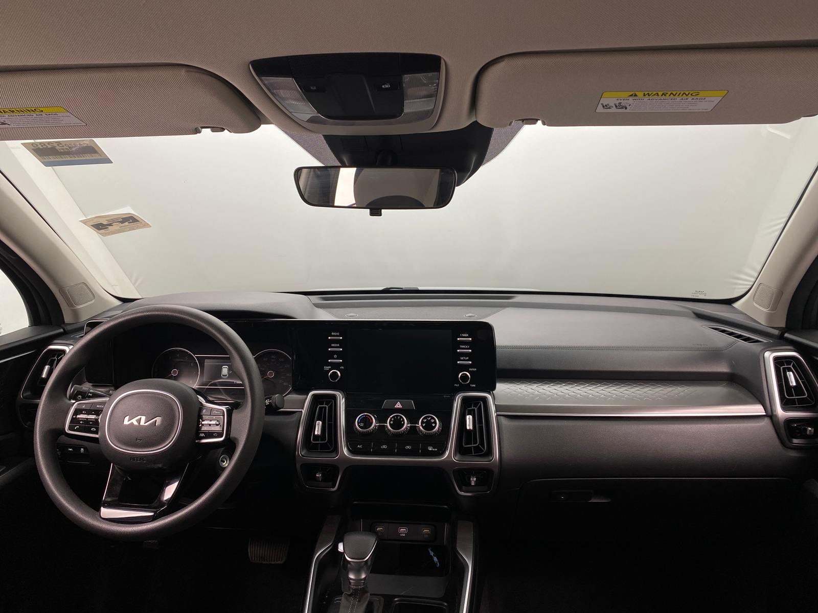 Thumbnail: 2023 Kia Sorento - 3