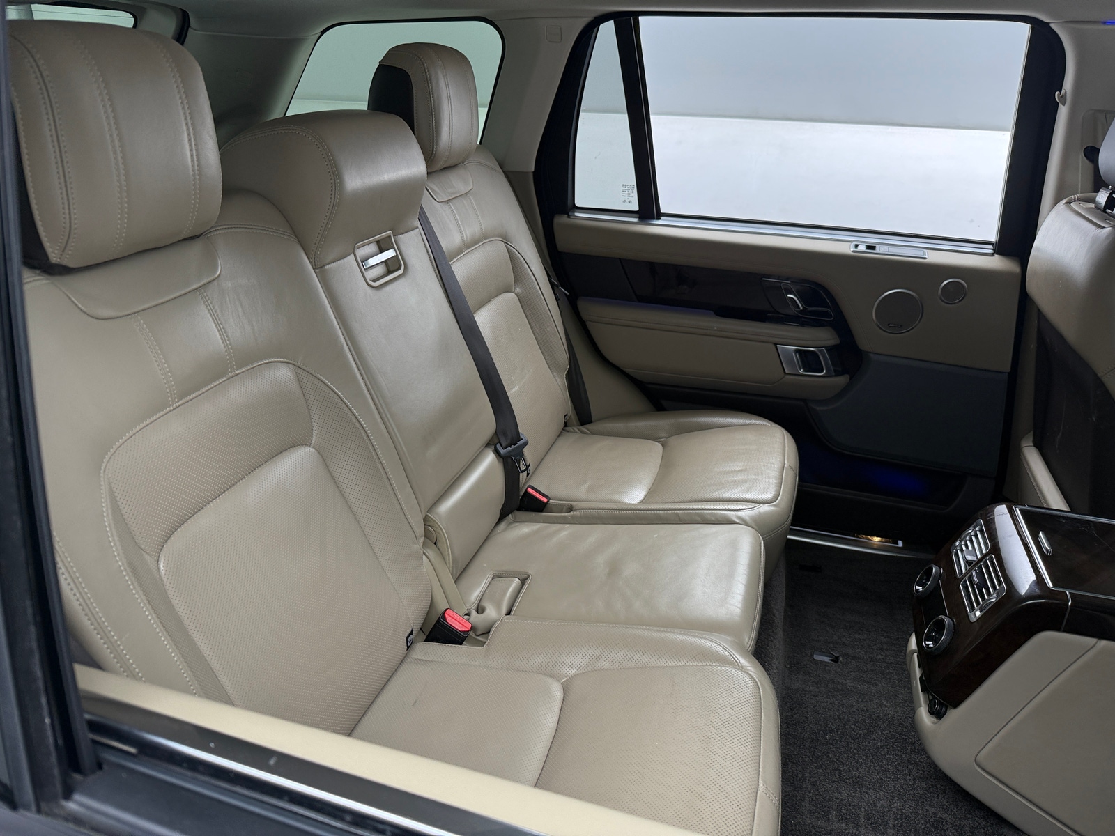 Thumbnail: 2018 Land Rover Range Rover - 5