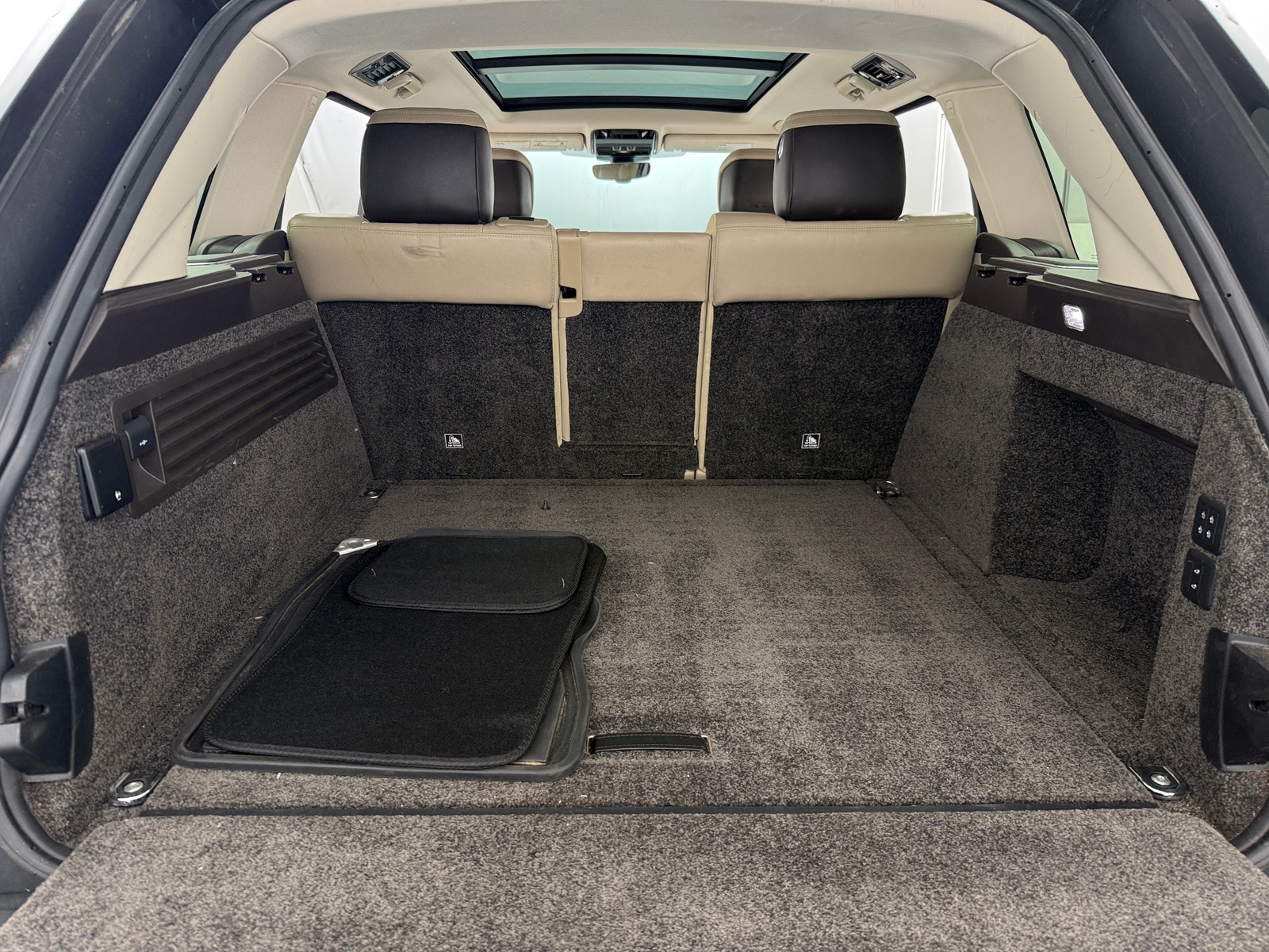 Thumbnail: 2018 Land Rover Range Rover - 6