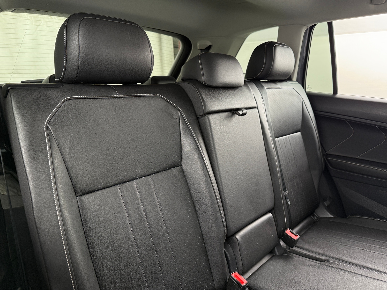 Thumbnail: 2023 Volkswagen Tiguan - 5