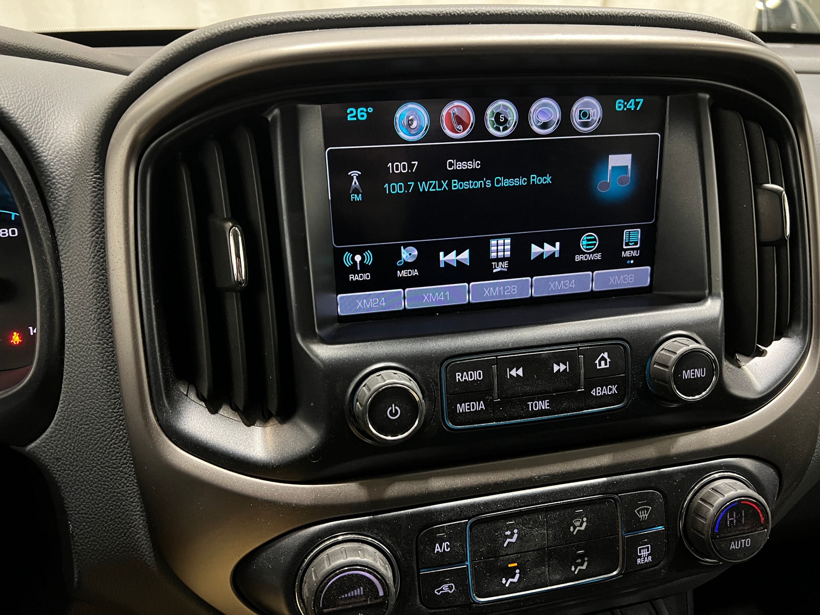 Thumbnail: 2018 Chevrolet Colorado - 4