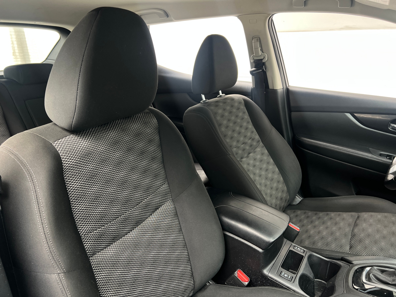 Thumbnail: 2022 Nissan Rogue Sport - 2