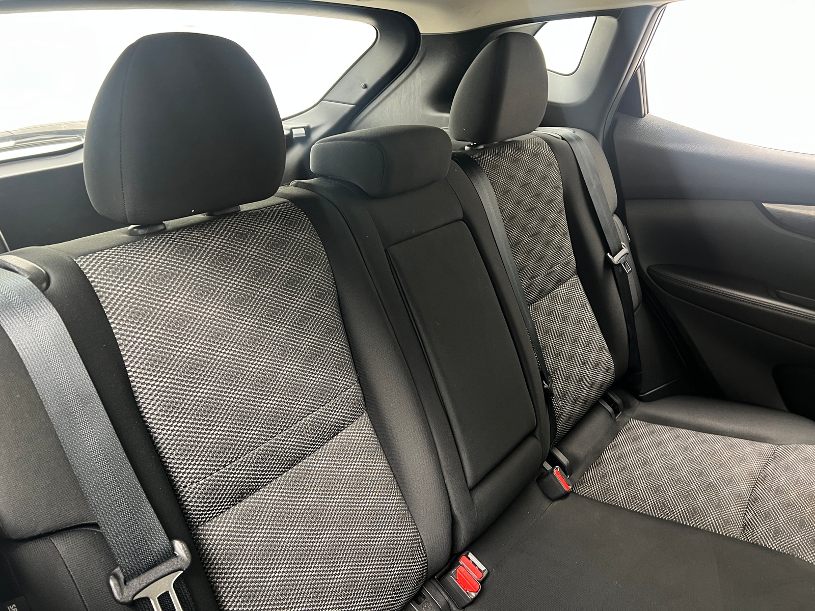 Thumbnail: 2022 Nissan Rogue Sport - 6