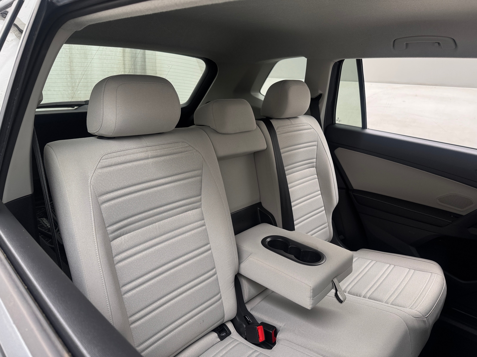 Thumbnail: 2022 Volkswagen Tiguan - 6