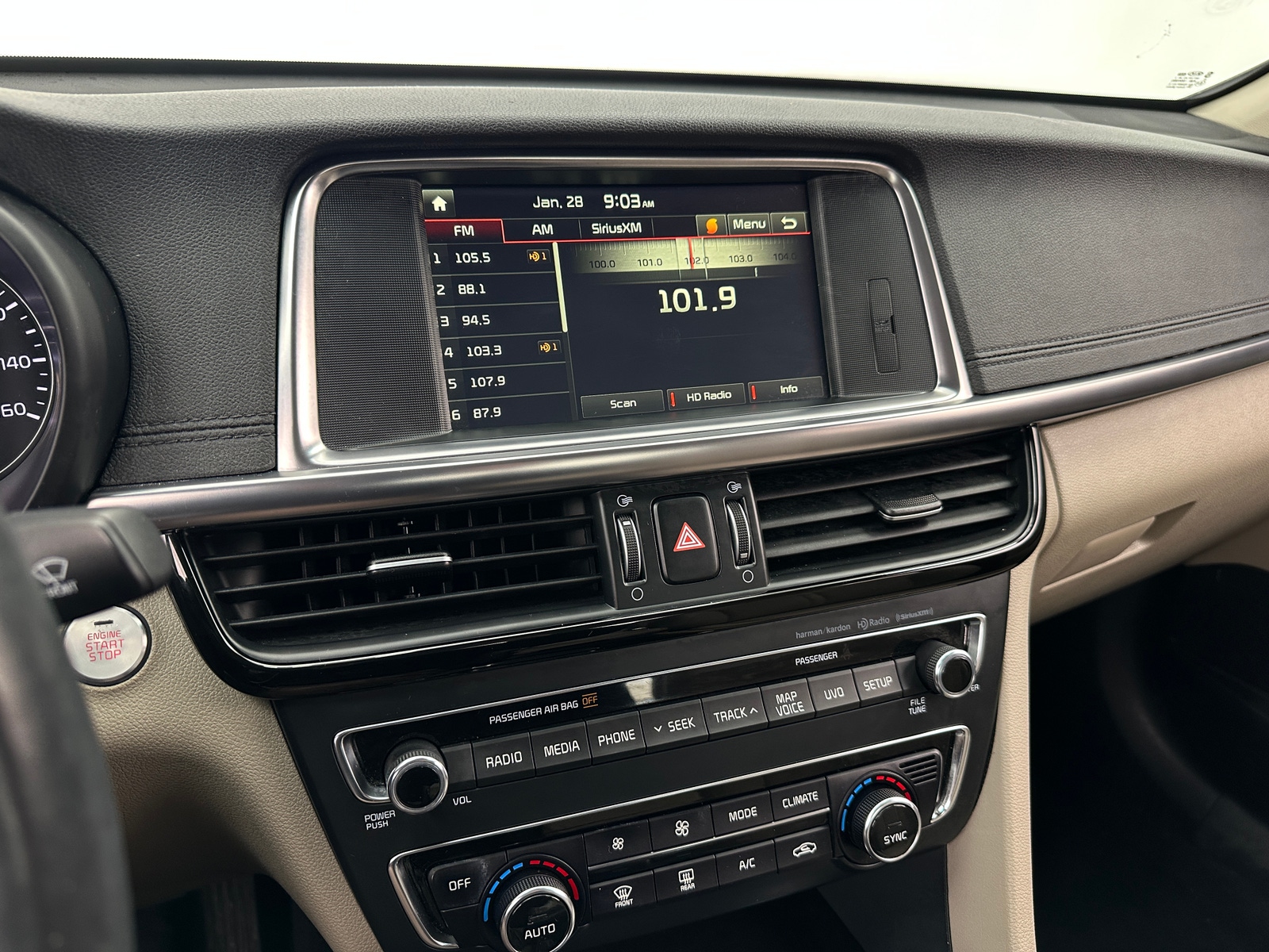 Thumbnail: 2017 Kia Optima - 3