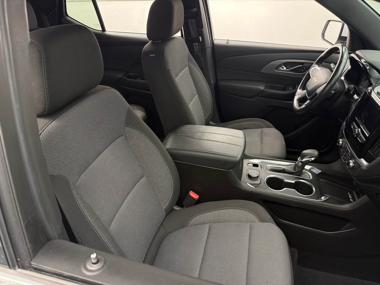 Thumbnail: 2022 Chevrolet Traverse - 2