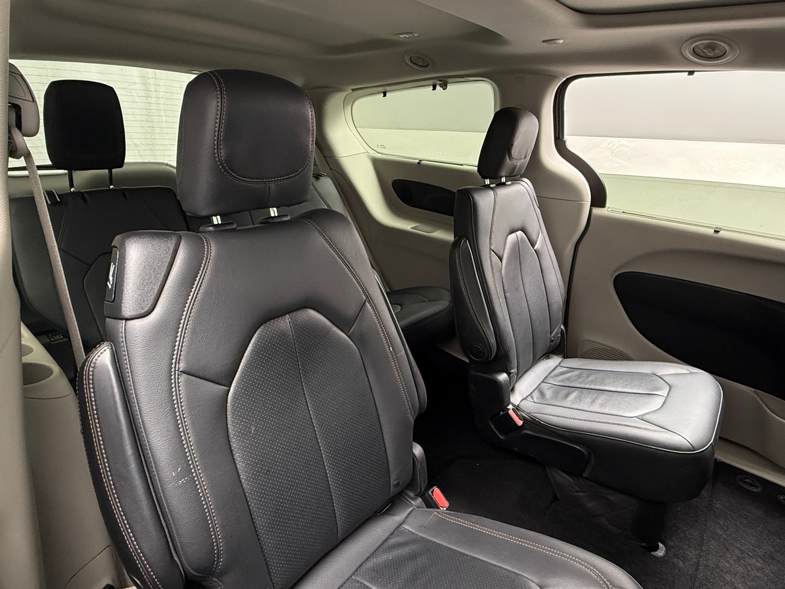 Thumbnail: 2020 Chrysler Pacifica - 5