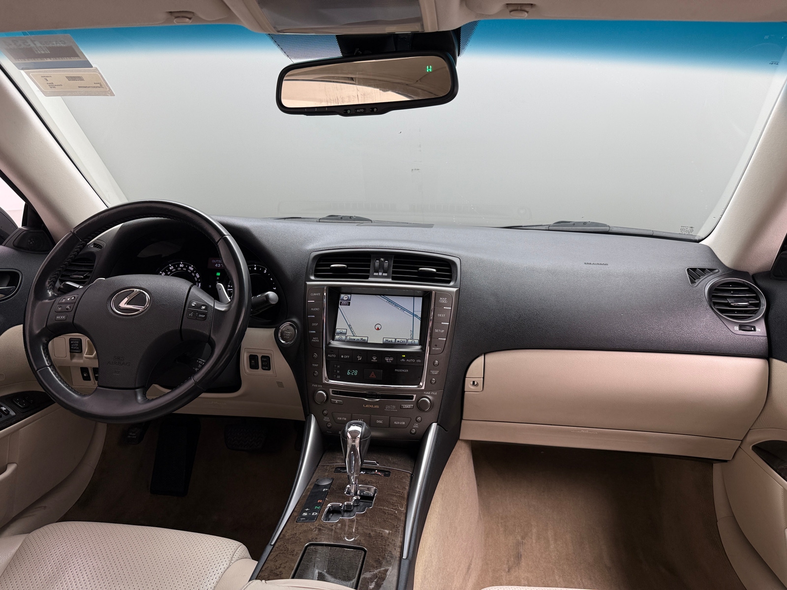 Thumbnail: 2010 Lexus IS - 2