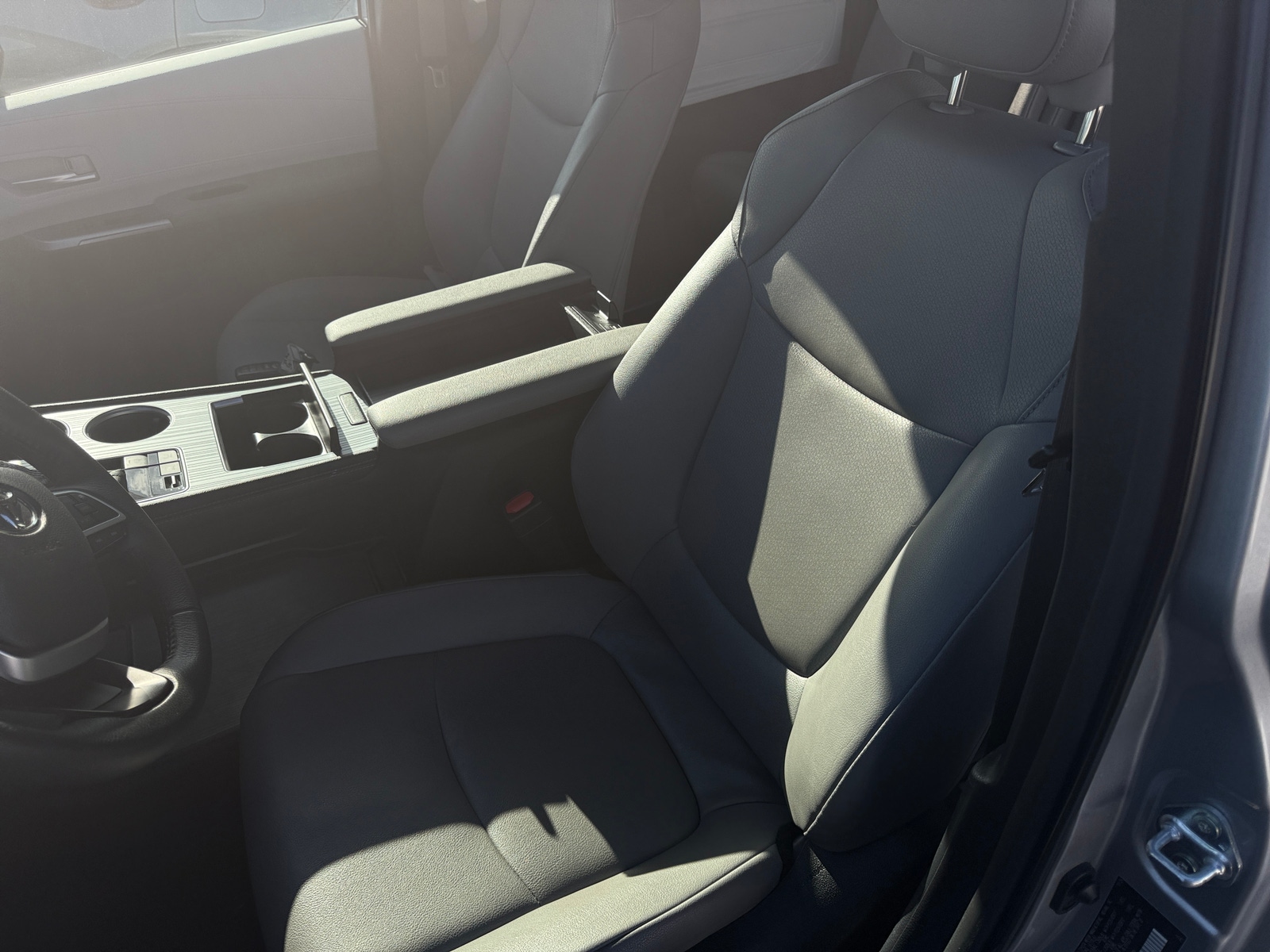 Thumbnail: 2025 Toyota Sienna - 2