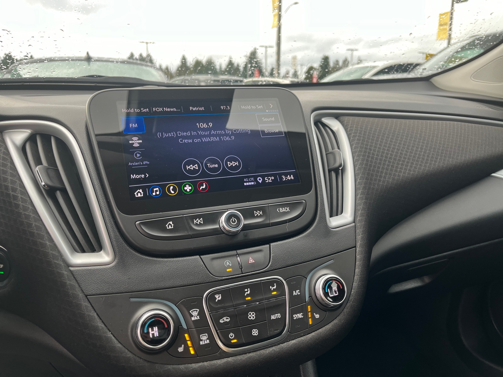 Thumbnail: 2024 Chevrolet Malibu - 4