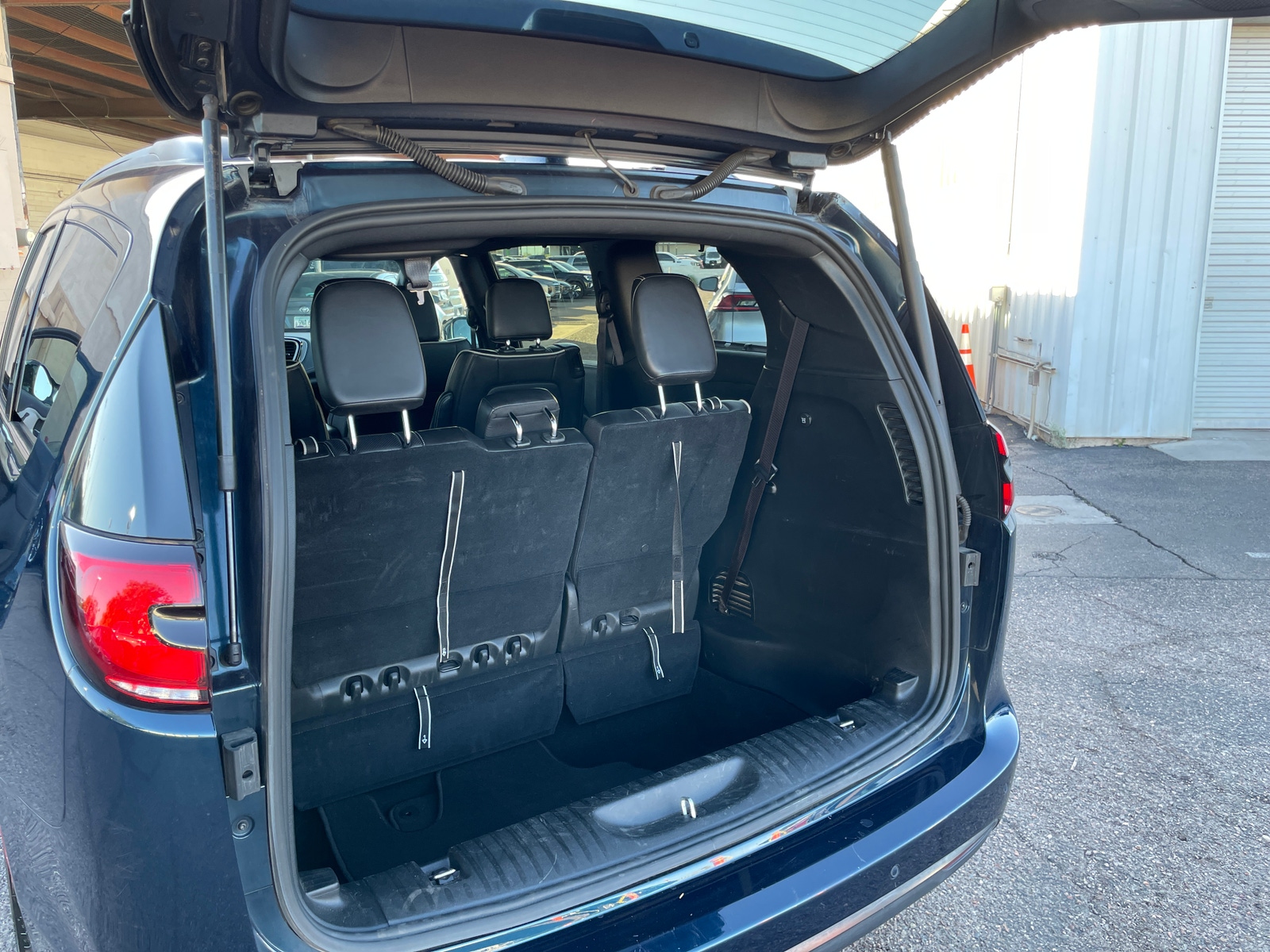 Thumbnail: 2025 Chrysler Pacifica - 6